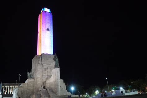 Noticias MR El Monumento a la Bandera estrenó su nueva iluminación led