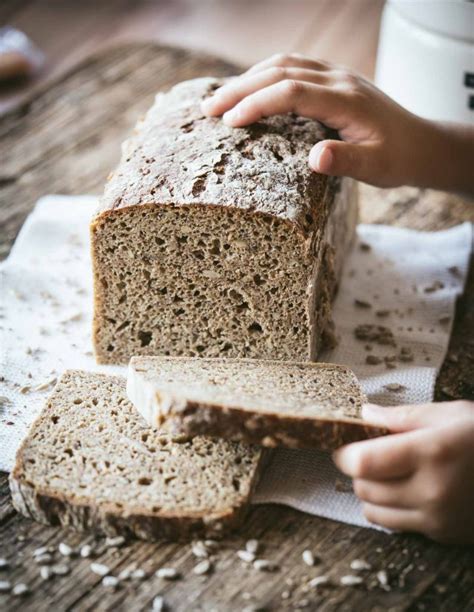 Kraftkorn Sauerteigbrot Mit Saaten Mann Backt