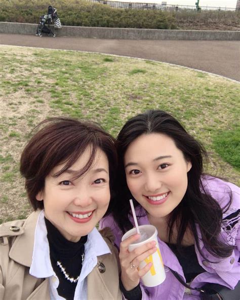 中島はるみさんのインスタグラム写真 中島はるみinstagram「ニコタマなう〜💕 風が冷たい 次女とデート 休日 親子モデル