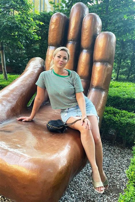 Beautiful Tatiana 41 Y O From Kiev With Blonde Hair ID 443187 LadaDate