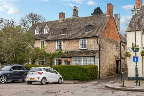 4 Bed Semi Detached House For Sale In High Street Cricklade Swindon