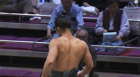 【写真・画像】力士とは思えない“後ろ姿”に「背中バキバキだ」ファン衝撃 土俵を降りた“細マッチョ”力士の鍛え抜かれた肉体に驚き 3枚目 ...