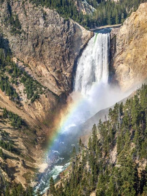 10 of the Best Waterfalls in the US- Easy HIkes & Big Views