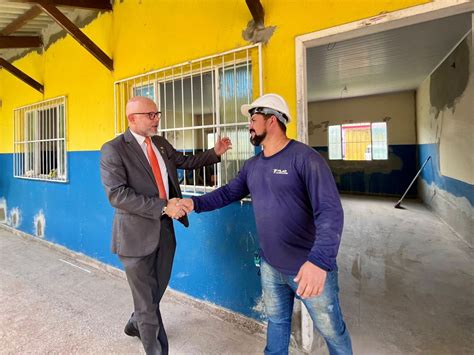 Vereador Aleks Palitot Visita Reforma Da Escola Padre Chiquinho No Areal