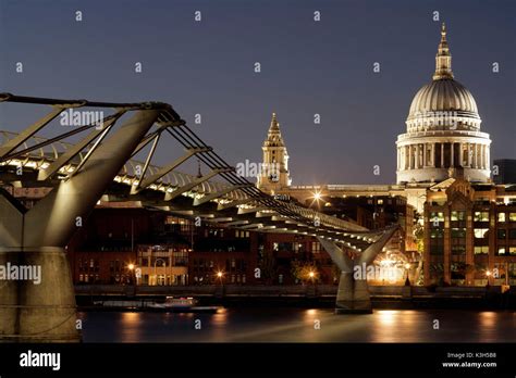 Millennium Bridge St Pauls London England Stock Photo Alamy