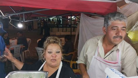 Tacos El Chupes Leyenda De Los Tacos Degusta A Clientes En Festival