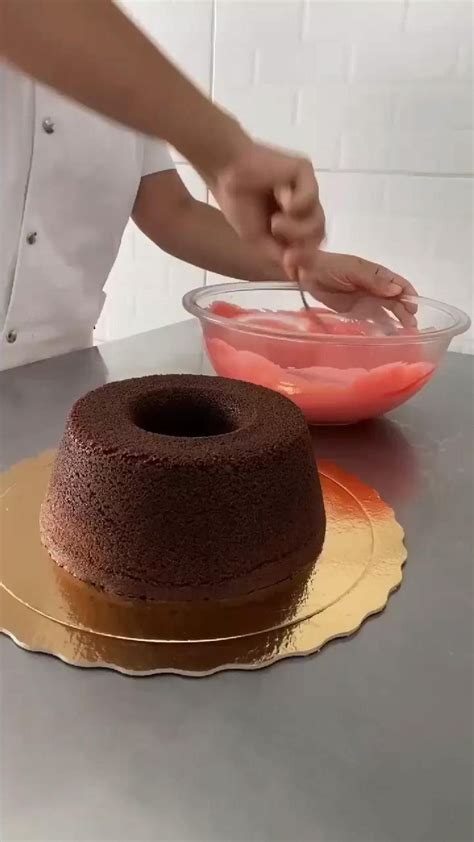 Aprenda as melhores receitas de bolos caseiros e fature até 5 mil reais