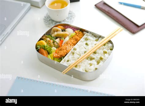 Japanese Bento Boxes Hi Res Stock Photography And Images Alamy