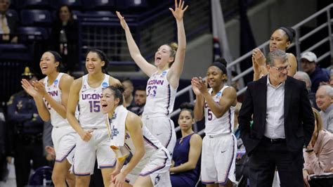 NCAA Women's Tournament: UConn scores record 94 first half points in ...