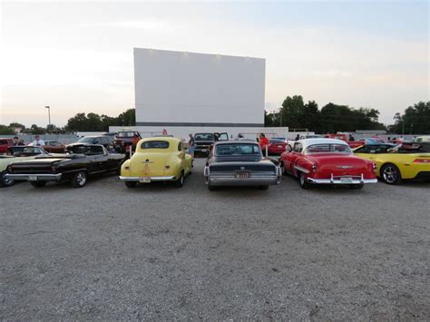 10 Old Fashioned Drive In Movie Theaters Around Illinois That Will Make