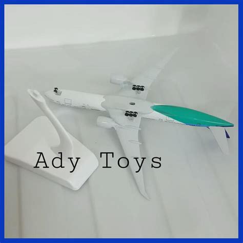 Jual GARUDA INDONESIA AIRPLANE MODEL MINIATUR PAJANGAN PESAWAT UK BESAR