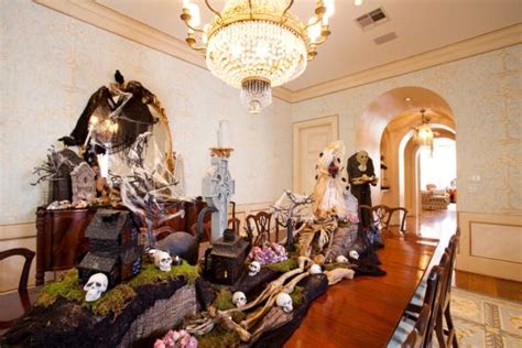 33 Spooky And Scary Halloween Decorations For 2016