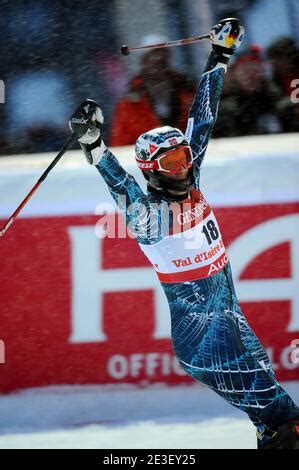 Aksel Lund Svindal de Norvège célèbre sa victoire à la suite de la