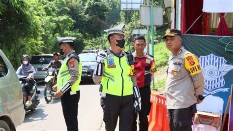 Pantai Di Pesawaran Destinasi Liburan Idul Fitri