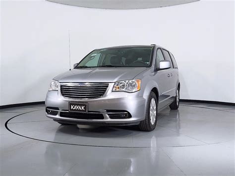 Autos Chrysler Town Country 3 6 TOURING PIEL Minivan 2015 Usados