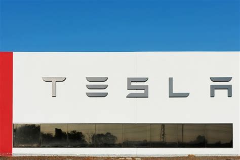 Labor Trends Nationwide And In Buffalo Give Tesla Workers A Shot At