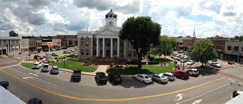 A bird's eye view of the Murray, Kentucky downtown court square. | Best