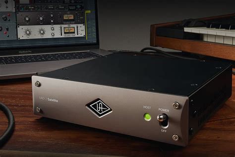 Universal Audio Uad Satellite Thunderbolt Octo Custom