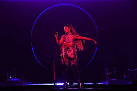 Ariana Grande Sweetener World Tour Wallpapers Top Free Ariana Grande