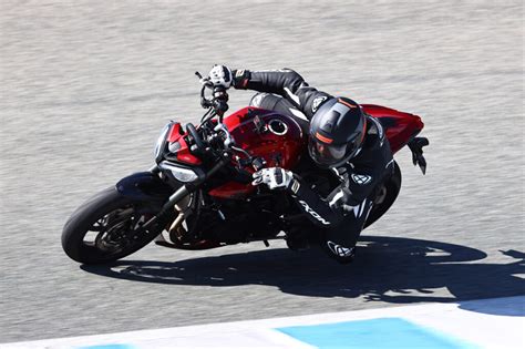 Triumph Street Triple 765 RS S 2023 pierwsze wrażenia test video