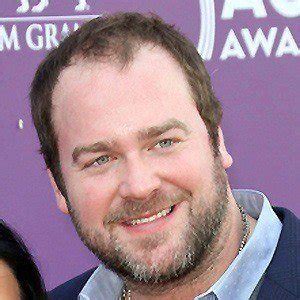 Lee Brice - Age, Family, Bio | Famous Birthdays