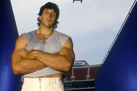 Giants legend Mark Bavaro reveals fight for his life