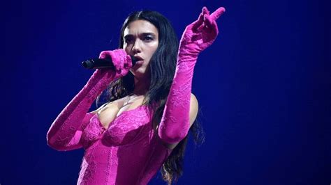 Dua Lipa Su Ascenso A La Fama Y La Manera En Que Conquistó Al Mundo