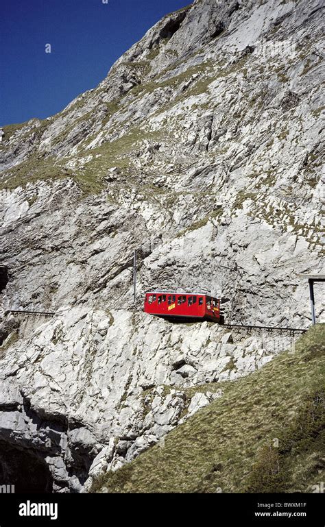 Carretera De Montaña Funicular Pilatusbahn Nidwalden Acantilado Pared Pilatus Ferrocarril