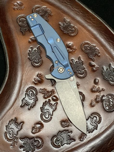 Hinderer Jurassic Magnacut Slicer Battle Blue Black G Australian