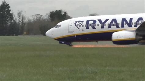 Very Dangerous Routes Boeing Ryan Air Failed To Land Not On The