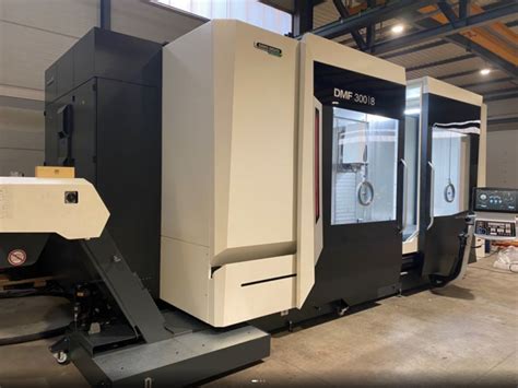 DMG MORI DMF300 8 Nouveau Centre D Usinage 5 Axes Continus