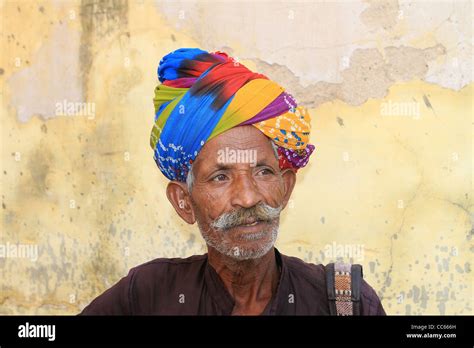 Indian man in colourful turban. Rajasthan Stock Photo - Alamy 