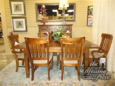 Havertys Dining Table In A Medium Finish With Six Slat Back Chairs