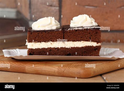 Rosette Buttercream Hi Res Stock Photography And Images Alamy