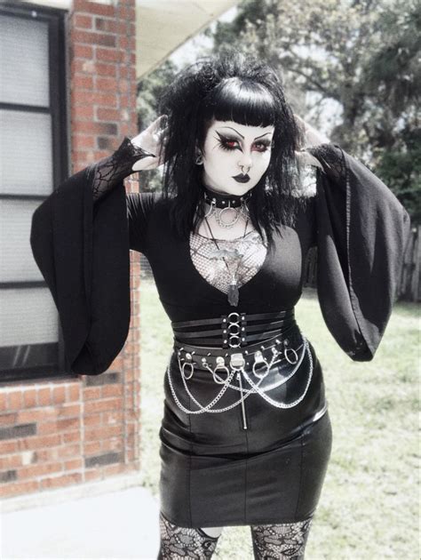 Pin by Emma on Outfit inspo | Goth look, Gothic outfits, Goth outfits