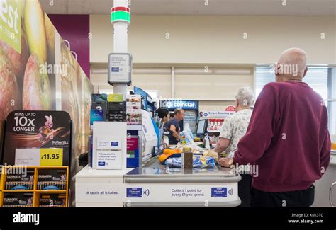 Tesco Checkout Hi Res Stock Photography And Images Alamy