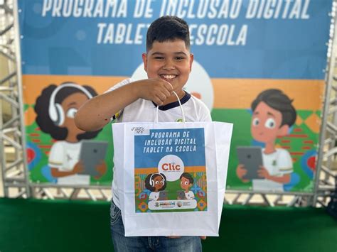 Prefeitura De Horizonte Entrega Tablets Para Alunos E Professores Da