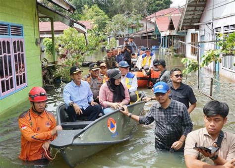 Tinjau Lokasi Banjir Di Muara Teweh Tim Kementerian PUPR Bikin Kajian