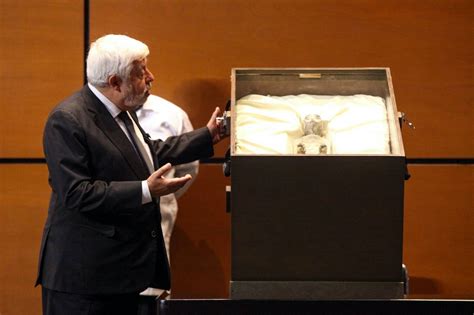 Jaime Maussan Presenta Cuerpos De Supuestos Extraterrestres En La