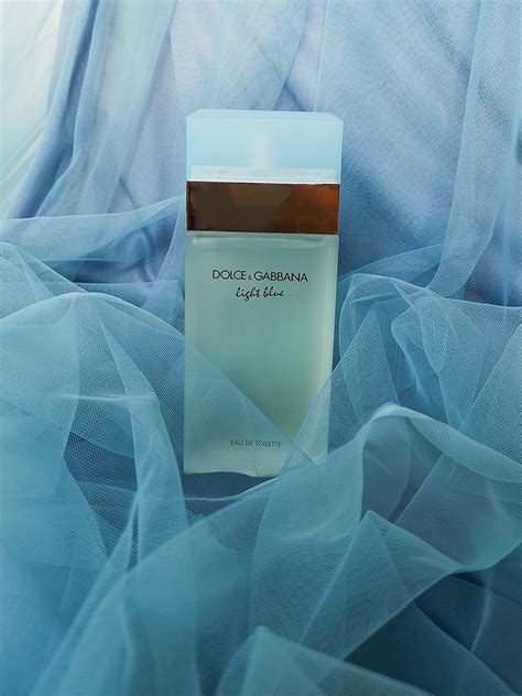 Dolce Gabbana Light Blue Parfumul Perfect Pentru Var Adina Nane