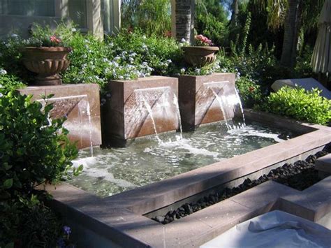 16 Unique Backyard Water Features That Will Leave You Speacheless