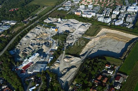 Gräfelfing aus der Vogelperspektive Kies Tagebau der Bernhard Glück