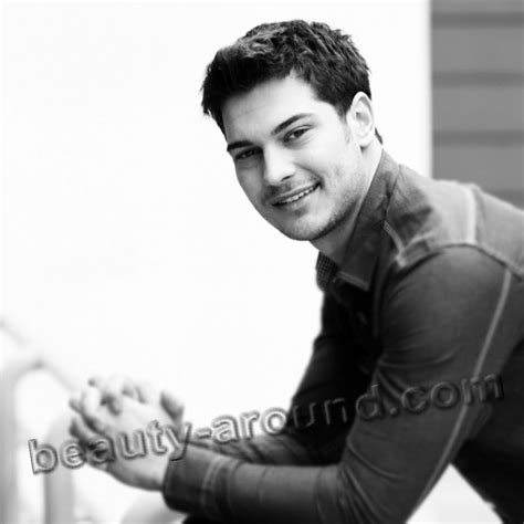 Cagatay Ulusoy Biography Filmography Private Life Photos