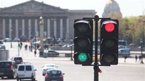 Les Feux Tricolores R Compense Qui Passent Au Vert En Cas De Vitesse