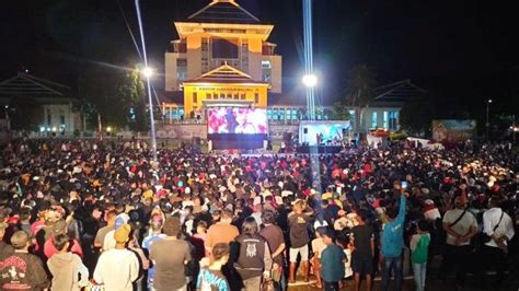 Ribuan Warga Padati Lapangan Merdeka Nobar Indonesia Vs Uzbekistan