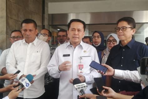 Foto Membangun Hubungan Yang Setangkup Pusat Dan Daerah