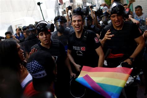 Estambul prohíbe la Marcha del Orgullo Gay excusándose en la seguridad de los turistas