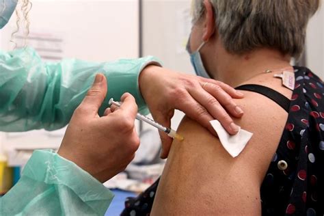 Une deuxième dose de rappel de vaccin anti Covid pour qui quand et où