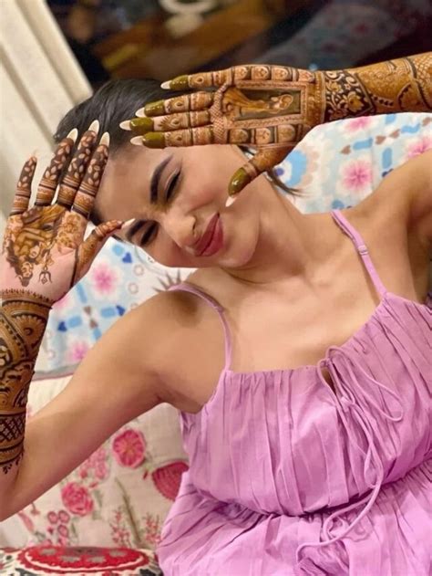 Bollywood Celeb Inspired Mehndi Designs For Hariyali Teej