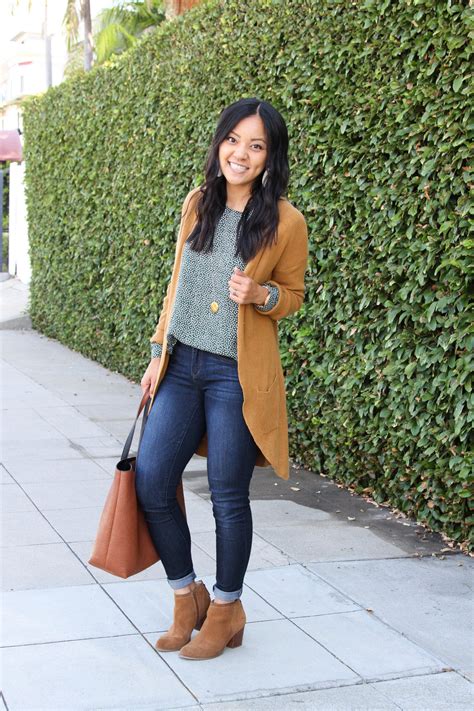 Ways To Wear An Overszied Cardigan This Fall Tan Cardigan